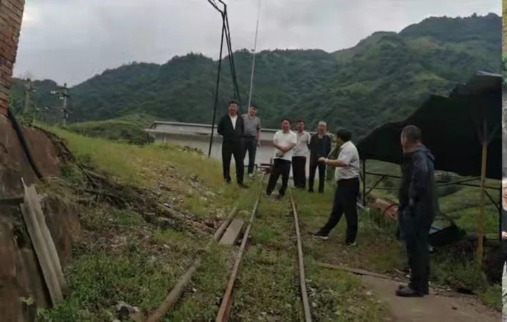 集团专职外部董事寸延峰、孔君一行到田坝煤矿开展工作调研
