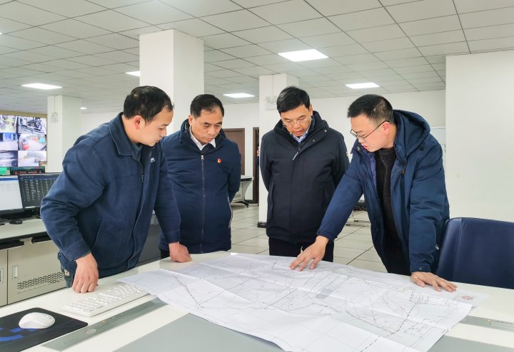集团党委副书记、副董事长、总经理高建嵩到镇雄煤业检查安全生产工作