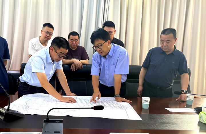 集团党委委员、副总经理施从伟到镇雄煤业长岭煤矿调研